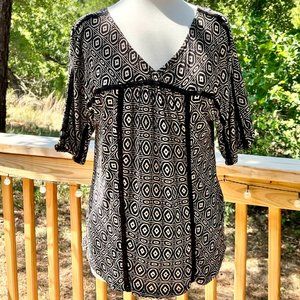 Lucky Brand V-Neck Brown and White Top